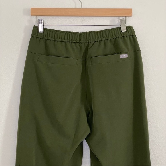 Figs Tansen Jogger Scrub Pants Limited Edition Dark Olive Small Short - Picture 6 of 13